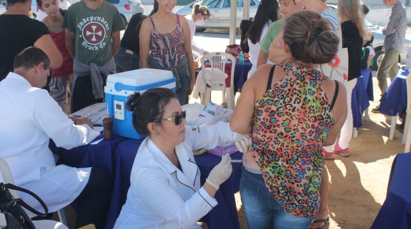 vacinação foi realizada na Barracad da Saúde no sábado