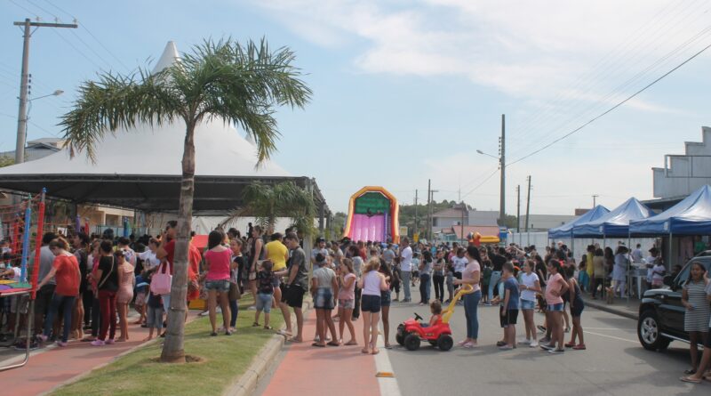 Rua do Lazer levou muita gente na avenida Leoberto Leal